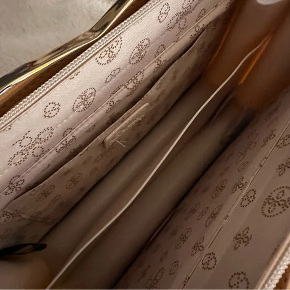 Crossi Beige Crossbody Bag: NWT - Picture 12 of 13